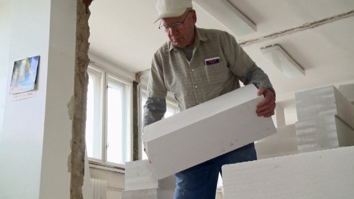 Američan Bud Helman, ktorý pomána zadarmo na Slovensku.