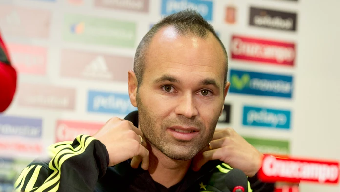 Iniesta sa s Messim v jednom tíme nestretne. Španiel bude v kariére pokračovať inde