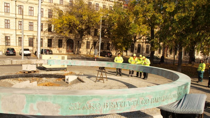 Do Bratislavy priviezli ostatky neznámeho vojaka. Hrob odhalia vo štvrtok