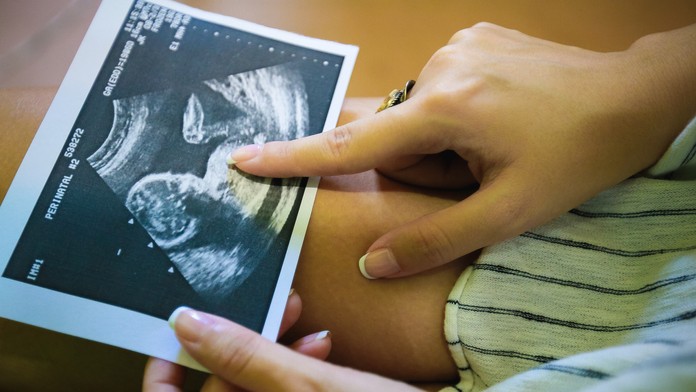 Kouč Caroliny Rod Brind'Amour počas kempu.