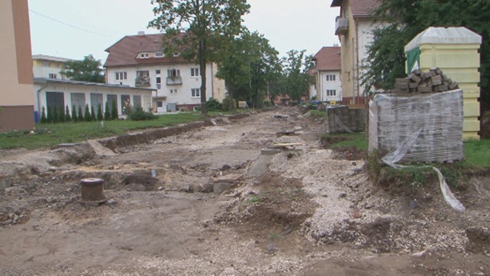 Rozbúraná Kukučínova ulica v Novákoch.