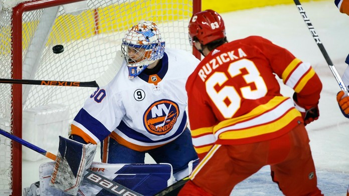 Adam Ružička prekonáva Iľju Sorokina.