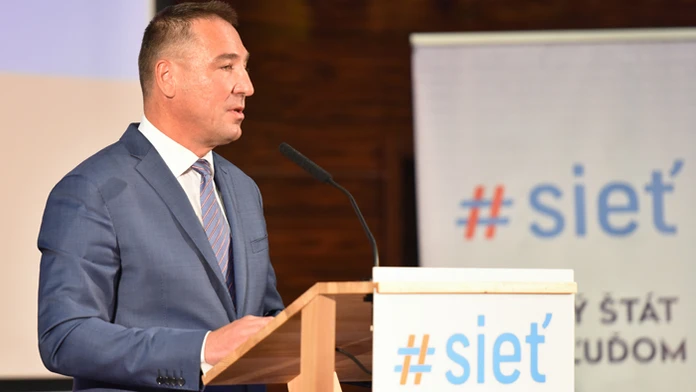Nový predseda strany #Sieť Roman Brecely.