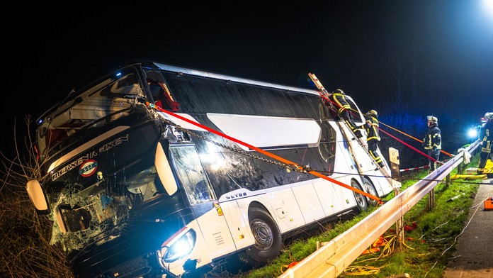 Havarovaný autobus.