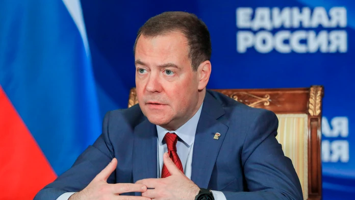 Medvedev: Mier na Ukrajine bude iba za našich podmienok