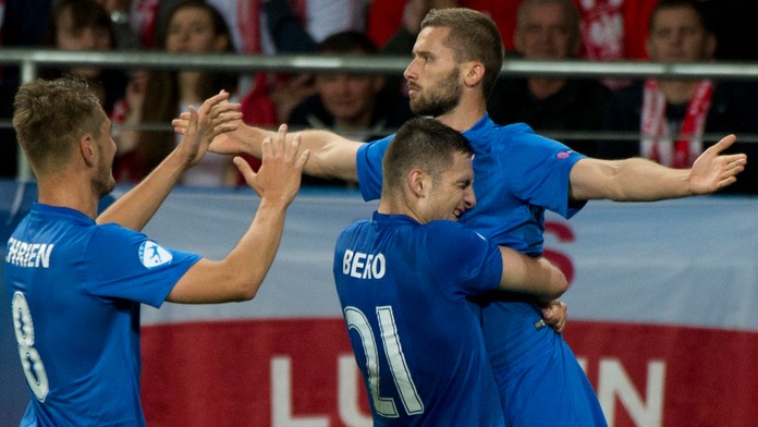 Na snímke gólová radosť, sprava strelec gólu na 2:1 Pavol Šafranko, Matúš Bero a Martin Chrien.