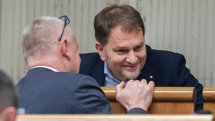 Usmiaty Igor Matovič v poslaneckej lavici.