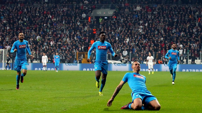 Marek Hamšík oslavuje svoj gól v zápase LM proti Besiktasu Istanbul.