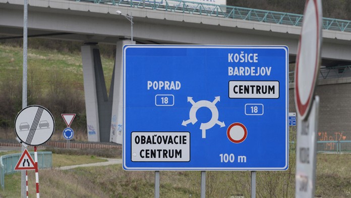 Okolie ukončenia D1 pri príchode do Prešova od obce Svinia. Tu sa má budovať obchvat Prešova, napojenie D1 na Košice.