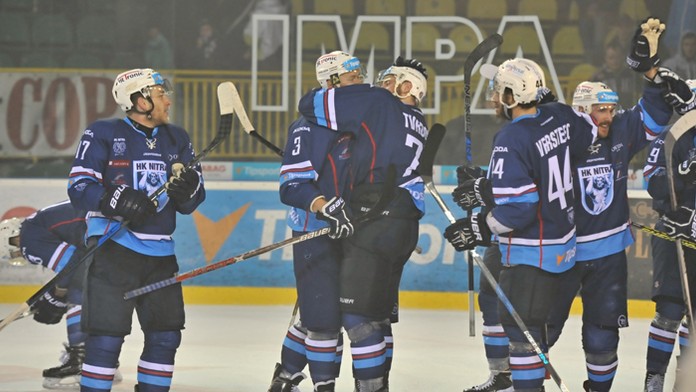 Radosť nitrianských hokejistov po postupe do finále hokejovej Tipsport ligy.