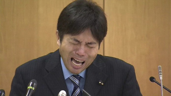 Japonský politik hviezdou internetu.