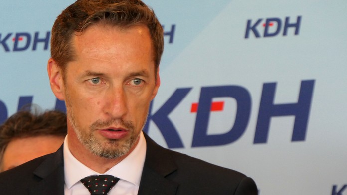 Zakladatelia KDH vyzývajú nepodporiť Korčoka. Súčasné vedenie to vníma s poľutovaním