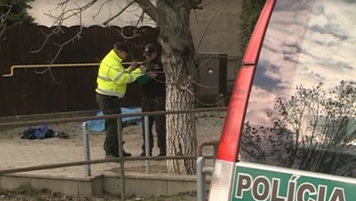 Telo našli uprostred dediny v potoku.