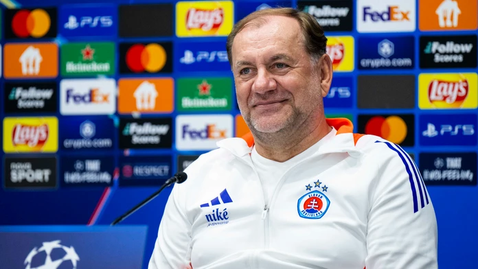 Slovan kvôli City cestoval na ligu lietadlom. Weiss: Ak nám ľudia po zápase zatlieskajú, budem spokojný