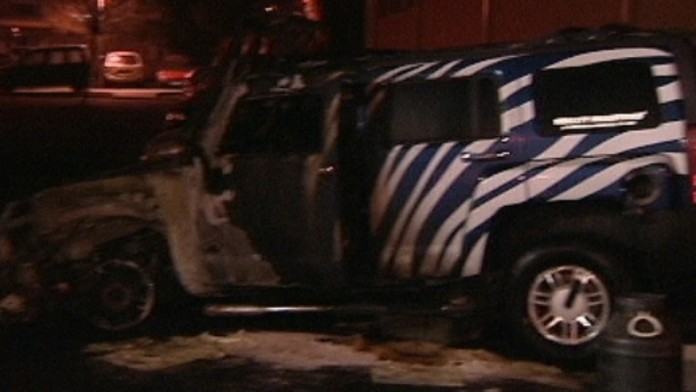 Kotlebovi zhorel Hummer.