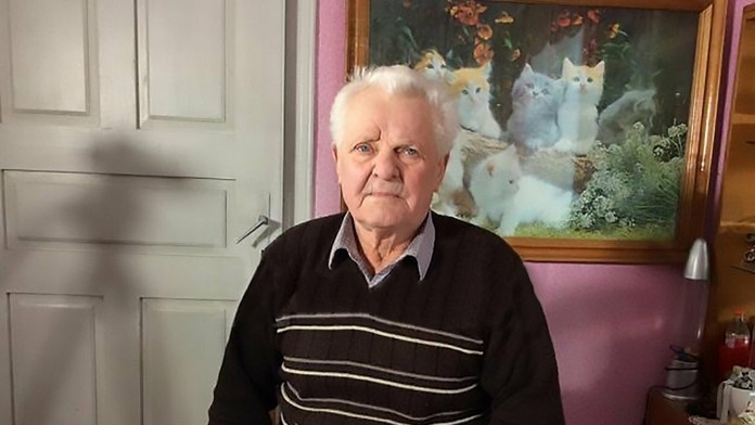 Stadlerovi rodičia boli etnickí Nemci, ktorí do odsunu do Nemecka v roku 1940 žili v Rumunsku.