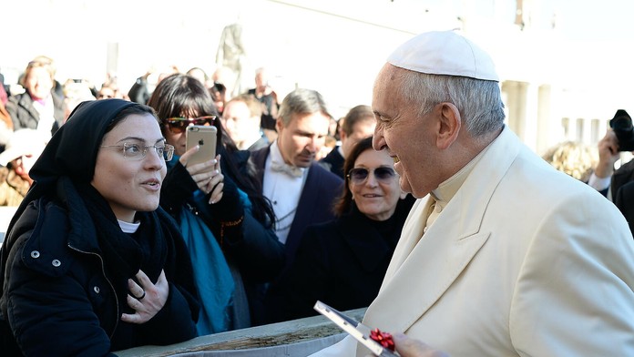 Vatican_Pope_Singing_Nun458422207926.jpg