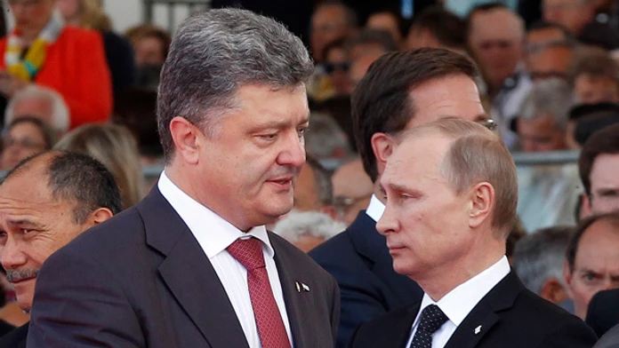 Ukrajinský prezident Petro Porošenko a ruský prezident Vladimir Putin