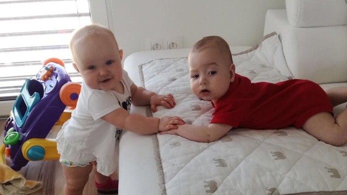 Olívia Debnárová s kamarátom Oliverom. 