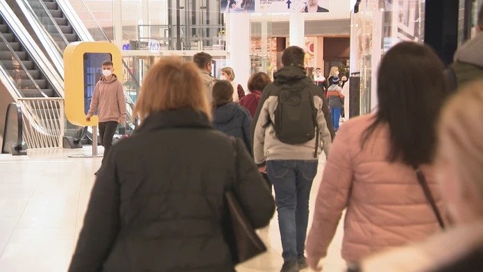 Nákupné centrá dnes mali plno. 