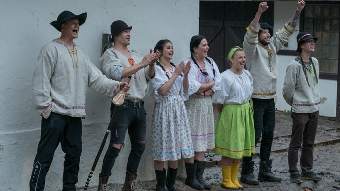 Nadšení farmári tesne pred príchodom návštevy