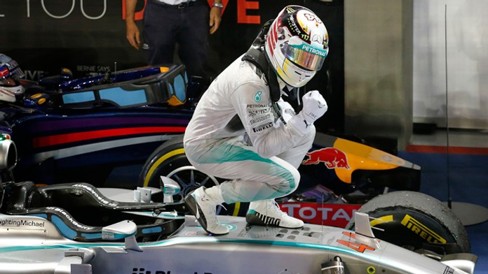 Lewis Hamilton - víťaz VC Singapuru