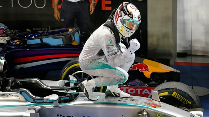 Lewis Hamilton - víťaz VC Singapuru