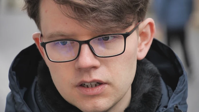 Andrej z Ruska pomáha utečencom.