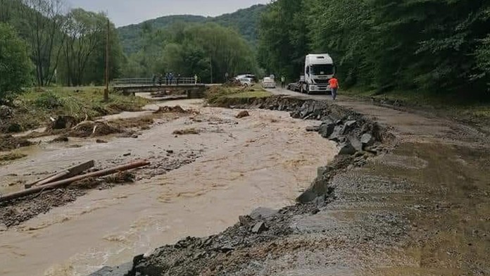Bardejov - Cesta do obce Snakov.