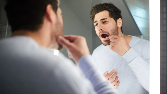 Pri včasnej diagnostike sa dá úspešne liečiť. Príznaky rakoviny ústnej dutiny môžete rozpoznať aj sami