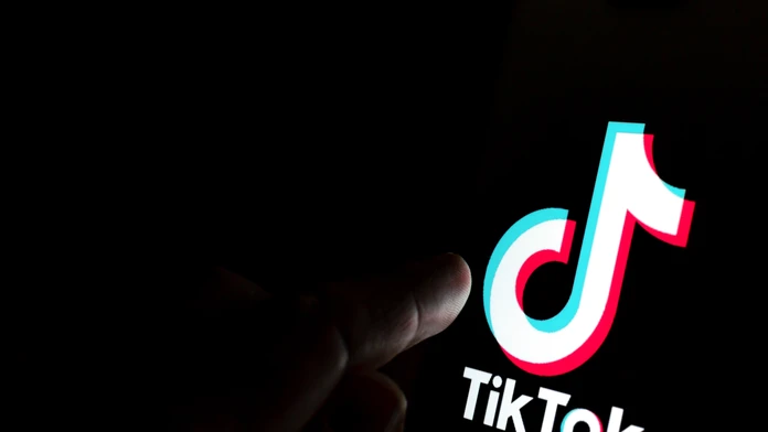Sociálnou sieťou TikTok sa šíri nebezpečná výzva. Môže sa skončiť tragicky