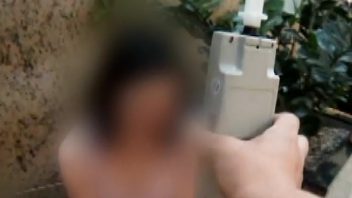 Žena strážnikom prezradila, že pila vodku. 