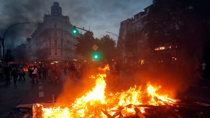 Násilné protety v Hamburgu.