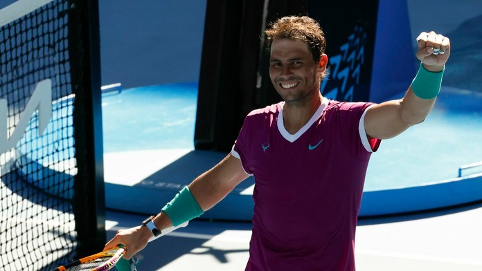 Rafael Nadalsa teší z víťazstva v osemfinále.