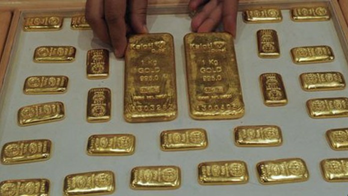 Na toalete lietadla v Indii našli množstvo zlata