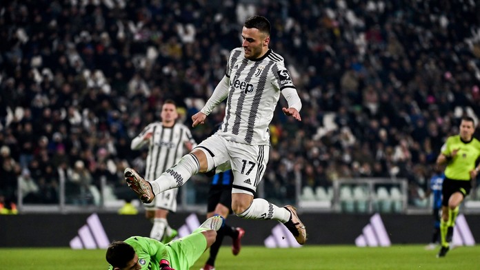 Juventus si po odrátaní bodov veľmi nepolepšil. Strelec na prehru s Rímom dozeral z lavičky