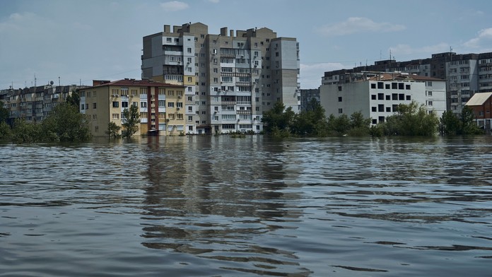 Ukrajina: Rusi ostreľovali na Dnepri evakuačný čln, zomreli traja civilisti
