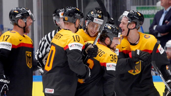 Nemecká radosť po výhre nad USA na MS v Petrohrade.