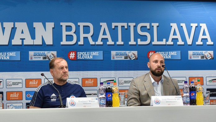 Personálne zmeny, udobrenie s Weissom. Ivan Kmotrík ml. koná okamžite