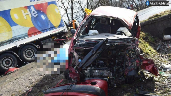 Martina Ptáčková s herečkami z Oteckov