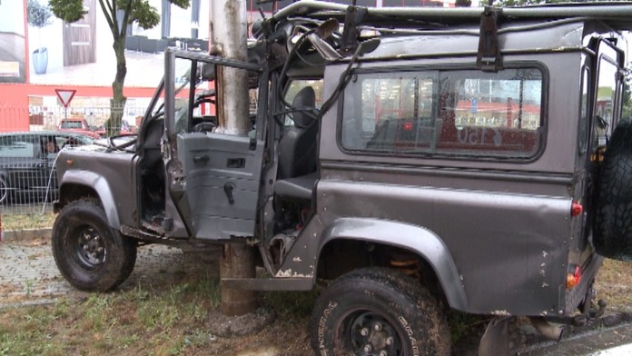 Pristál rovno v stĺpe.