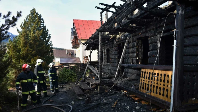 27122015Zdiar_drevenica_poziar_7311630.jpg
