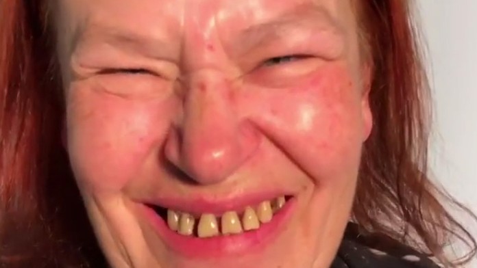 Zanedbanú pani zmenila vizážistka na krásavicu. Z výsledku padnete na zadok