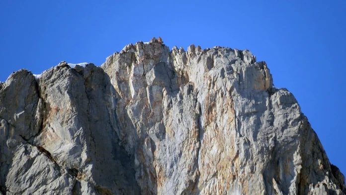 Po páde pri zostupe z Kvetnicovej veže zahynul 46-ročný turista. Osudným sa stal zostup bez istenia