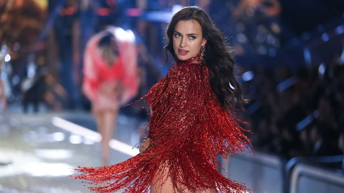 Ronaldova ex prvýkrát na šou Victoria´s Secret. Prekvapila tehotenským bruškom