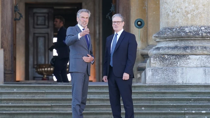 Britský premiér Starmer sľubuje nový impulz vo vzťahoch s Francúzskom