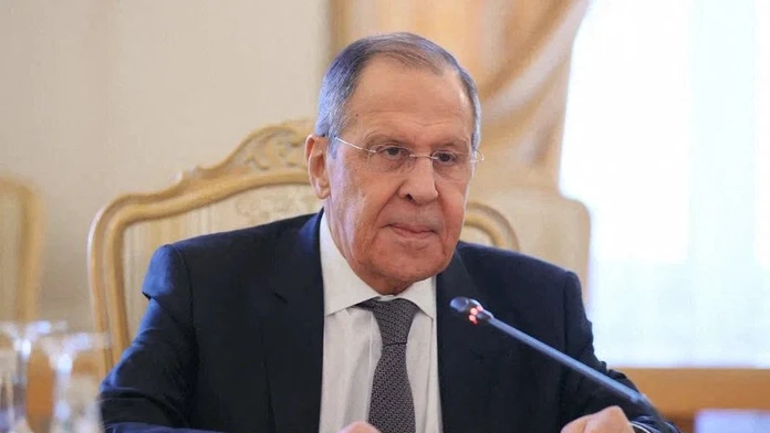 Lavrov vysvetlil, čo sa musí stať, aby sa mohli stretnúť  Putin a Zelenskyj
