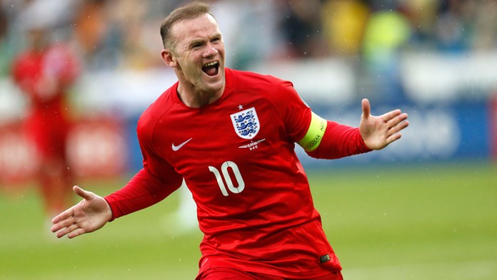 Wayne Rooney z Anglicka sa raduje z gólu v zápase E-skupiny kvalifikácie proti Slovinsku.