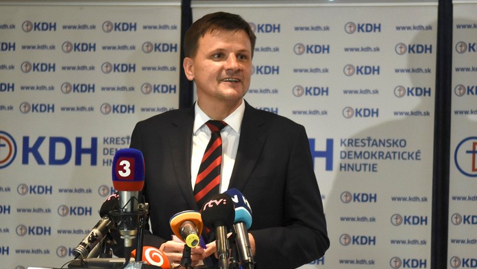 Na snímke predseda Kresťanskodemokratického hnutia (KDH) Alojz Hlina
