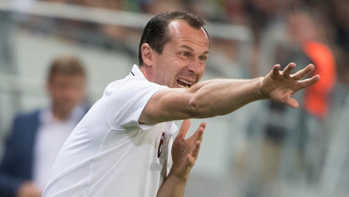 Tréner Trnavy Radek Látal v zápase Európskej ligy FC Spartak Trnava - Anderlecht Brusel.